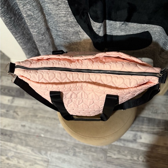 Betsey Johnson Quilted Pink Heart Tote/Weekender Bag - Picture 8 of 9